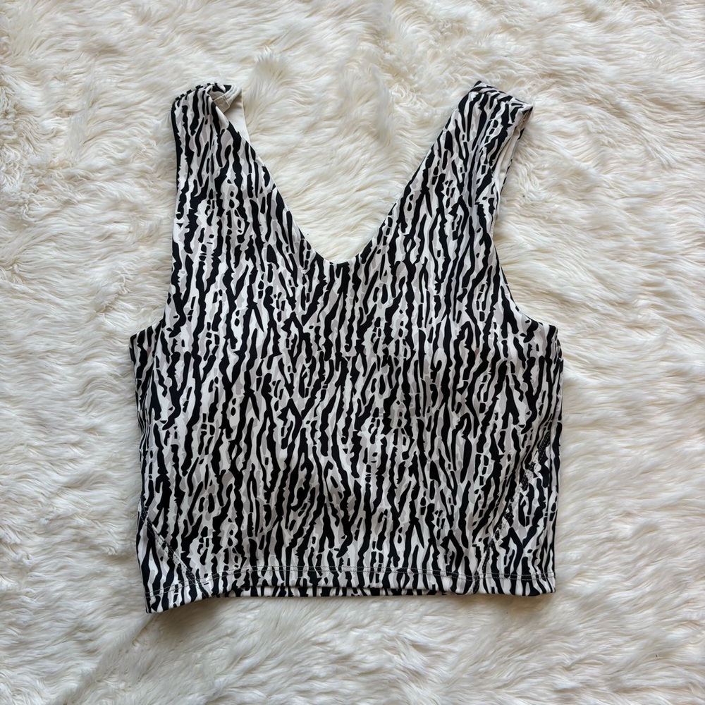 Move Theology Black & White V Neck Padded Printed Spandex Crop Top Small
